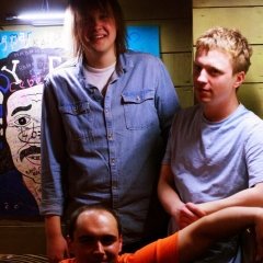 «Музычная залежнасьць»: стоўнэр-рок з прывітам 70-м (аўдыё)