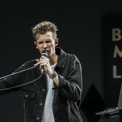 Раман Волазьнеў у #BML — пра ломку голасу, джаз, Багдановіча і Мінкульт (відэа)